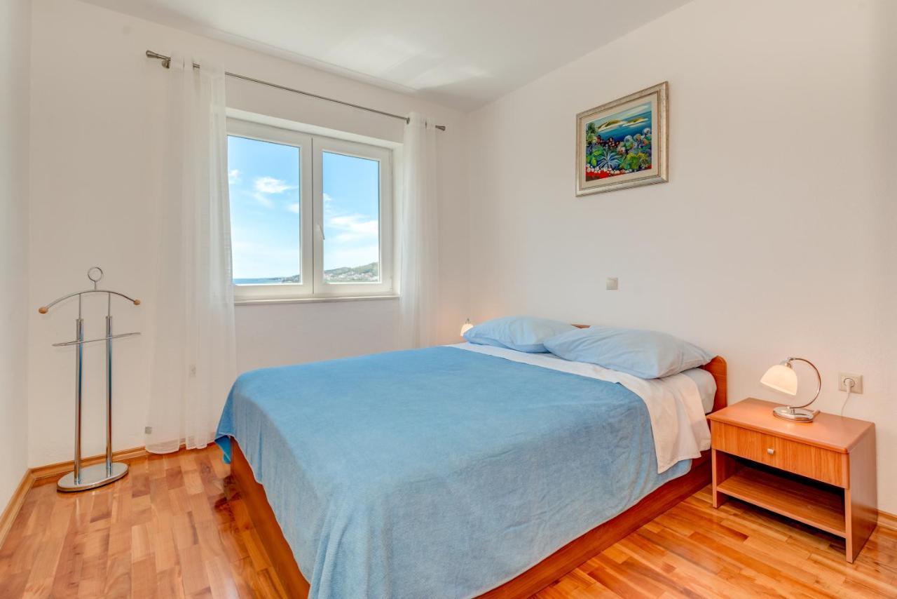 Apartmani Mirta Omis A Exterior foto