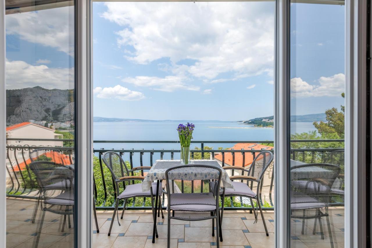 Apartmani Mirta Omis A Exterior foto